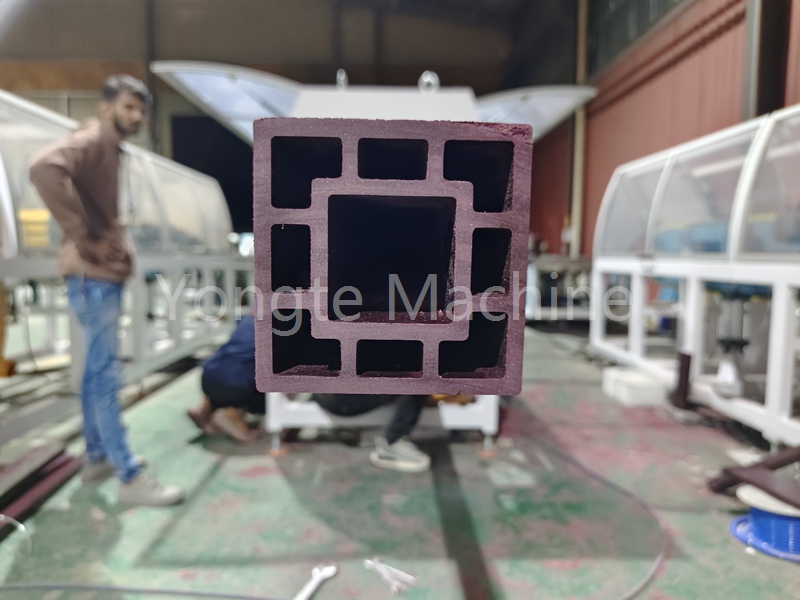 योंगटे वुड-प्लास्टिक बिल्डिंग मटीरियल प्रोडक्शन लाइन: जर्मन अपशिष्ट उपचार और निर्माण सामग्री बाजार में मदद करना