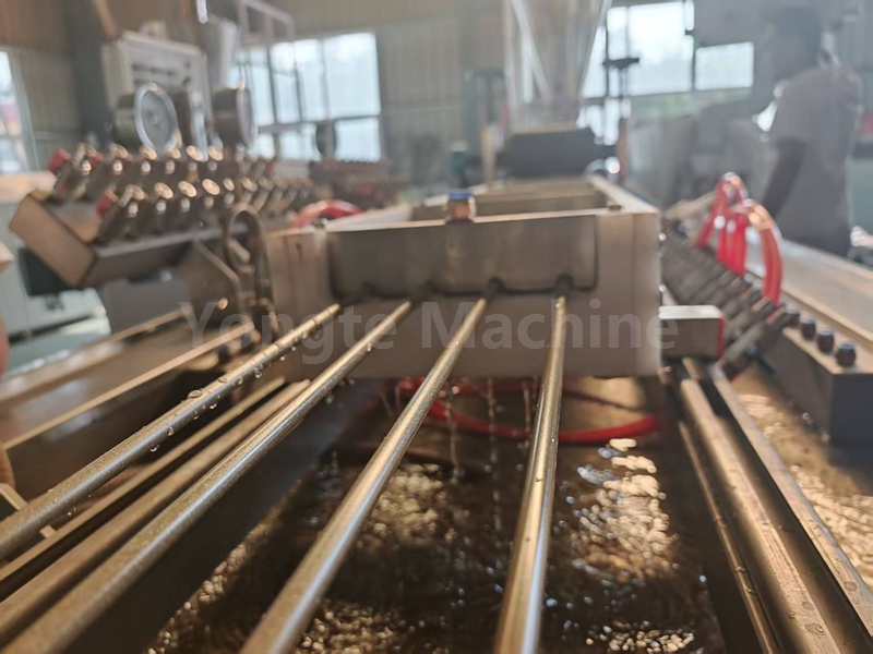 Yongte WPC ने ग्रीन मैन्युफैक्चरिंग के नए ट्रैक को अनलॉक करने के लिए प्रौद्योगिकी का उपयोग करते हुए, स्ट्रिप प्रोडक्शन सॉल्यूशन को बुना