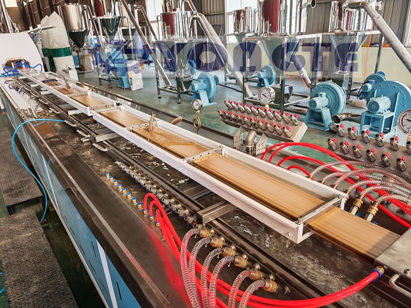 ज्वाला-मंदक फ़्लोरिंग की वैश्विक मांग बढ़ी; योंगटे प्लास्टिक मशीनरी का विदेशी बाजारों में विस्तार