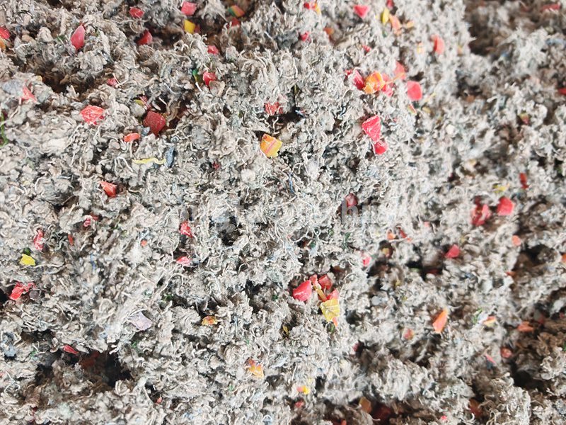 योंगटे ने बेकार कपड़ों को पर्यावरण-अनुकूल निर्माण सामग्री में बदलने वाली अभिनव डब्ल्यूपीसी डेकिंग मशीन लॉन्च की