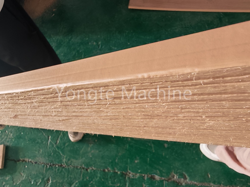 WPC उत्पादों की सतह पर लकड़ी जैसी खुरदुरी बनावट कैसे बनाएं?