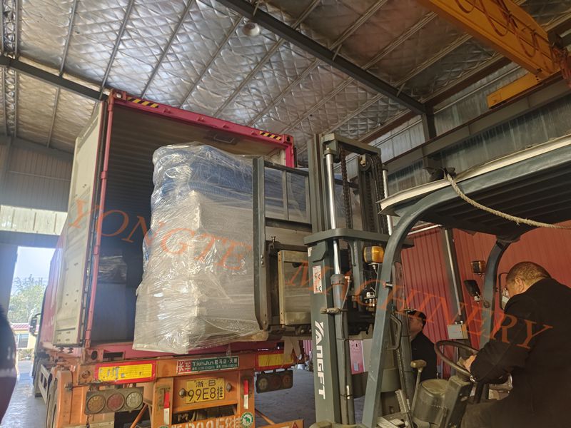 योंगटे प्लास्टिक मशीनरी के डब्ल्यूपीसी डोर पैनल उपकरण सऊदी बाजार में उभरे हैं